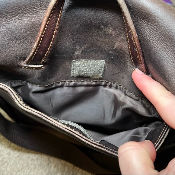 Vintage Wilsons Leather Crossbody Satchel Bag in Brown - Picture 14 of 14